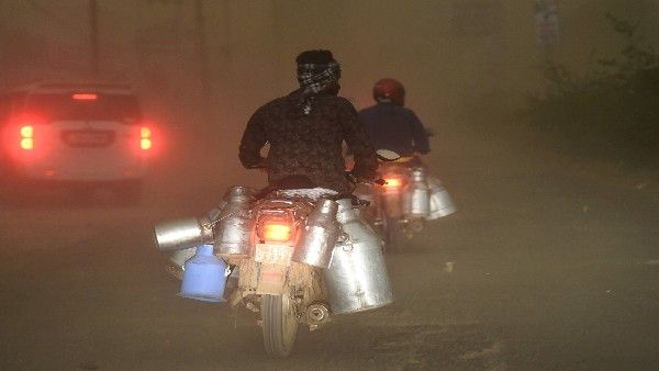 धनबाद में नकली दूध के कारोबार पर NHRC गंभीर, झारखंड और केंद्र सरकार को जारी किया नोटिस