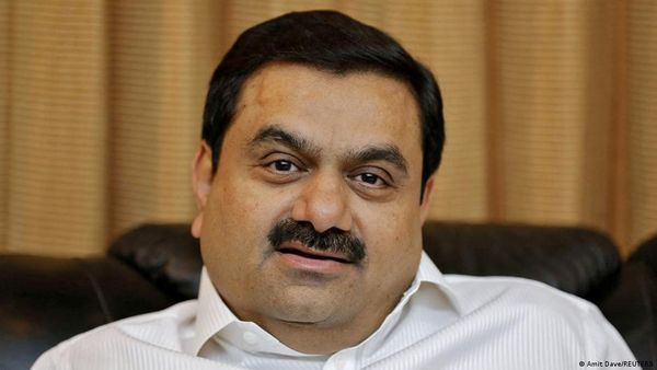 अडानी हिंडनबर्ग मामला: सेबी, बैंक और छोटे निवेशक होंगे शिकार