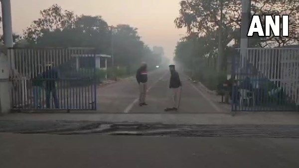 Moscow-Goa flight: चार्टर्ड प्लेन में ATS को मिला बम का इनपुट, जामनगर में इमरजेंसी लैंडिंग