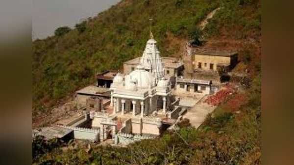 Sammed Shikharji : जैन मुनि के निधन से खलबली, झारखंड सरकार के फैसले पर केंद्र सरकार की रोक, CM क्या बोले ?