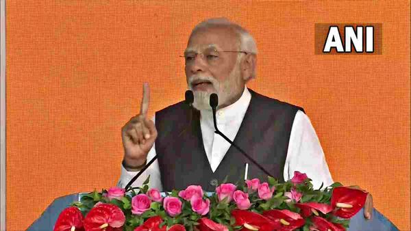 PM Modi Mumbai दौरे पर बोले- भारत में अभूतपूर्व आत्मविश्वास, सपने पूरे करने का साहस दिखा रहा देश