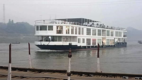 वाराणसी से डिब्रूगढ़ रवाना हुआ Ganga Vilas Cruise, मिलेंगी लग्जरी सुविधाएं, जानिए कितना है किराया