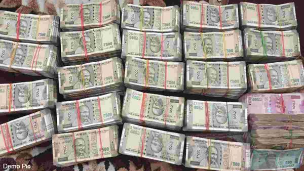 दिल्ली: IGI एयरपोर्ट पर पैकेज से मिले 3 करोड़ रुपए कैश, दिल्ली से केरल भेजी जा रही रकम