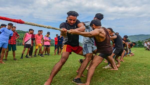 Jabalpur news: ठंड में अग्निपथ पर अग्निवीर , जबलपुर के तीन सेंटर में हो रहे ट्रेंड, ड्रिल और फायरिंग भी