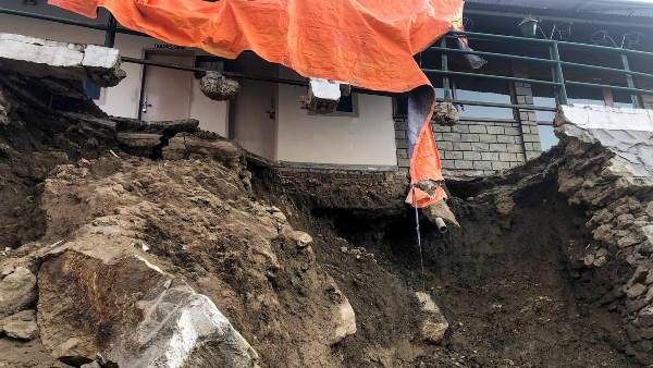 Joshimath Sinking: अंधाधुंध विकास की कीमत चुका रहा है जोशीमठ 