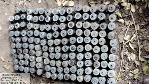 Bihar Police की माओवादियों के खिलाफ बड़ी कार्रवाई, भारी मात्रा में विस्फोटक बरामद कर नष्ट किया गया