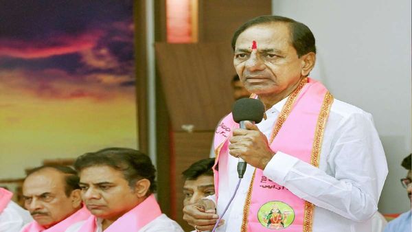 तेलंगाना में शिक्षकों को मिला संक्रांति का तोहफा, ट्रांसफर-प्रमोशन को मुख्यमंत्री KCR की हरी झंडी