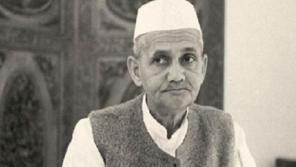 Lal Bahadur Shastri: गरीबी से लड़ने वाले देश के 'लाल' बहादुर की पुण्यतिथि आज, गडकरी ने किया याद
