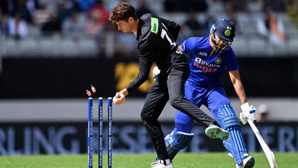 IND VS NZ: टी20 का सर्वश्रेष्ठ स्पिनर कौन? मिचेल सैंटनर या फिर शाकिब अल हसन