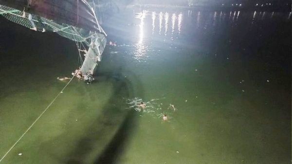 Morbi bridge collapse: 1262 पेज की चार्जशीट दाखिल, आरोपियों में ओरेवा ग्रुप के MD जयसुख पटेल का भी नाम