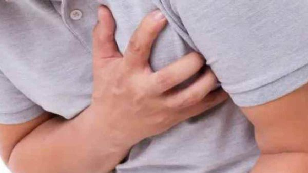 क्या कोरोना वैक्सीन की वजह से हो रहे हैं Heart Attack? राष्‍ट्रीय टीकाकरण दिवस पर जानिए सच