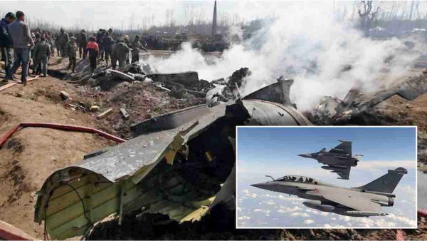 Plane Crashes: आसमान में टकराए दो फाइटर विमान, इतिहास में पहले भी हो चुके हैं ऐसे हादसे