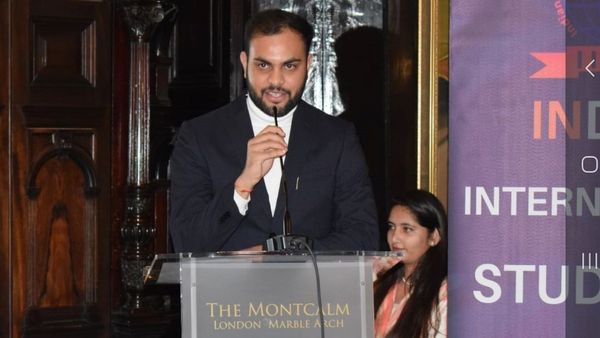 लंदन में बीना के आदित्य की संस्था IISAF बनी इंडियंस की मददगार, दो साल में 3400 की कर चुके मदद