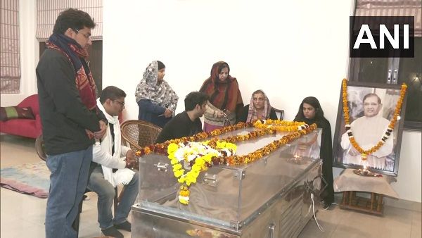 Sharad Yadav Passes Away Live Update: शरद यादव का अंतिम संस्कार कल उनके पैतृक आवास पर