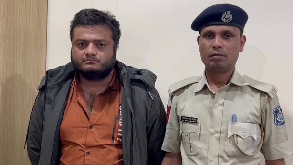 दिल्ली के बाद अब सूरत में 'कंझावला' कांड, बाइक सवार दंपति को मारी टक्कर, 12 KM दूर मिला शव