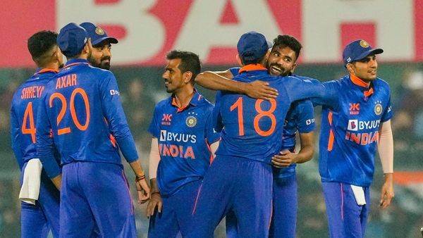 IND vs SL Live Score: भारतीय टीम ने पहले वनडे में श्रीलंका को 67 रनों से हराया