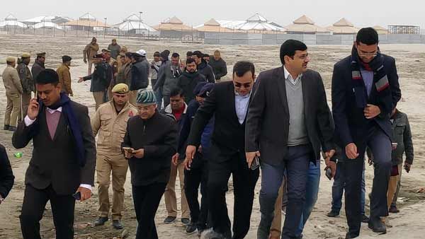 Varanasi News: गंगा पार रेत पर बनेगी पुलिस चौकी, टेंट सिटी के कर्मचारियों को दी जाएगी अग्निशमन की ट्रेनिंग