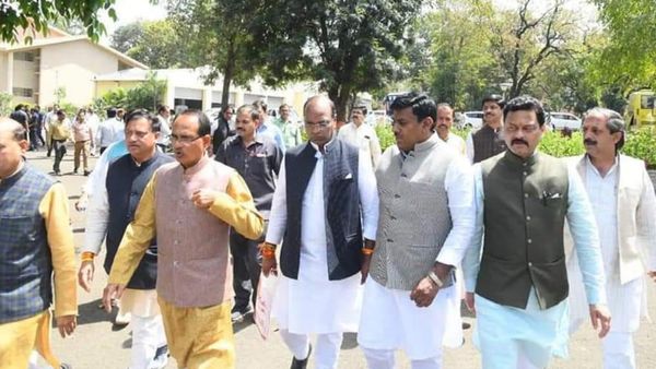 चुनाव से पहले MP में विधायकों की बल्ले-बल्ले, बढ़ेगा वेतनमान, सरकार पर आएगा इतने करोड़ का अतिरिक्त भार