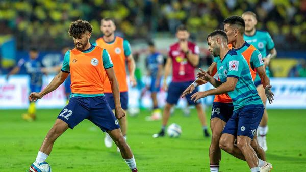 ISL 2022-23: प्लेऑफ की रास्ता तलाशने बेंगलुरु एफसी का मुकाबला एटीके मोहन बागान से