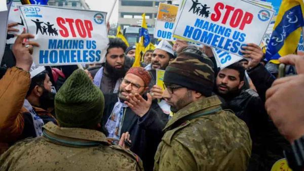 पुलवामा में अतिक्रमण पर कार्रवाई का AAP ने किया विरोध, 'आप' नेता बोले- गरीब हो रहे प्रभावित