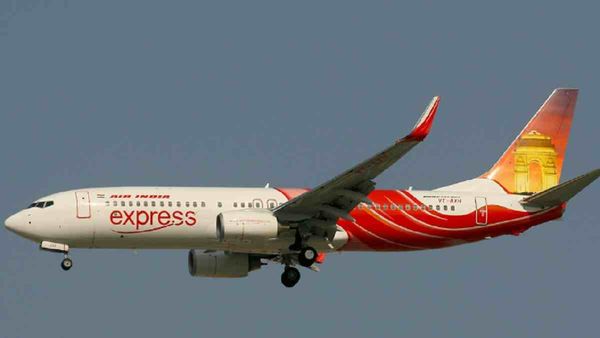 Air India Express: UAE से केरल आ रही फ्लाइट के इंजन में लगी आग, वापस लौटा प्लेन