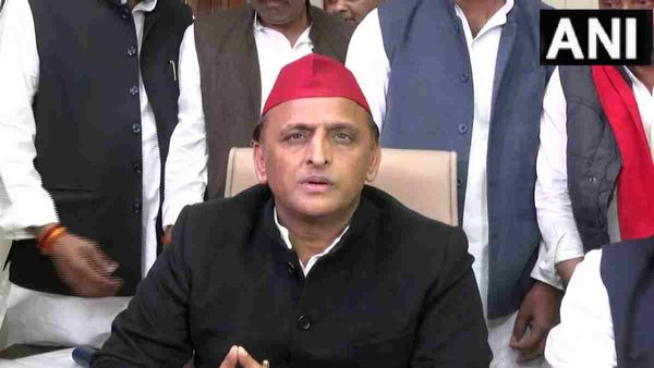 योगी सरकार के बजट को अखिलेश यादव ने बताया 'दिशाहीन', कहा- 'किसानों, युवाओं, महिलाओं को किया निराश'