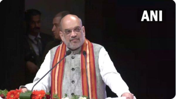 'प्रधानमंत्री पद के मोह में लालू यादव की गोद में बैठे हैं नीतीश कुमार', अमित शाह का तीखा हमला