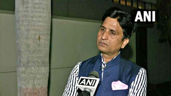 Kumar Vishwas RSS: 'वामपंथी कुपढ़ हैं, तुम अनपढ़' पर विश्वास की सफाई- ऑफिस ब्वॉय से कहा, माफ करें, VIDEO