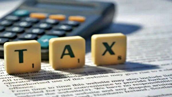 Fuel Tax में कटौती पर विचार कर सकती है सरकार, महंगाई पर लगाम लगाने की कवायद