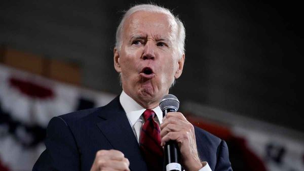 राष्ट्रपति Joe Biden के घर पर FBI की छापेमारी, गोपनीय दस्तावेज तलाश रही है एजेंसी