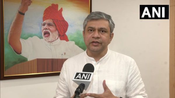 सेमीकंडक्टर को लेकर आने वाली है अच्छी खबर, IT मंत्री अश्विनी वैष्णव ने दिए संकेत