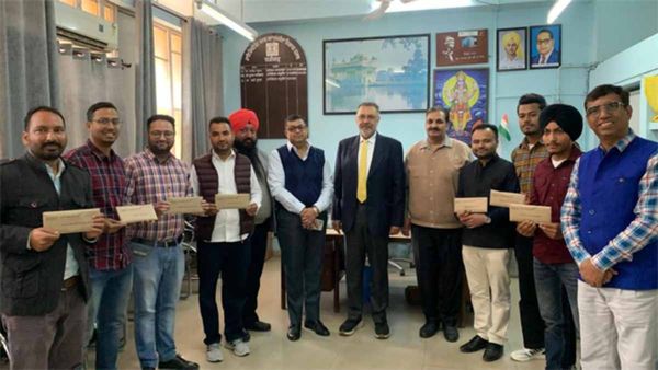पंजाब: स्वास्थ्य मंत्री बलबीर सिंह ने 8 क्लर्कों और 1 सेवक को सौंपे नियुक्ति पत्र