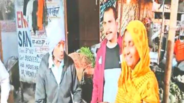 Bhind News: चाय वाले ने पेश की ईमानदारी की मिसाल, रुपए और जेवरात से भरा पर्स वापस लौटाया