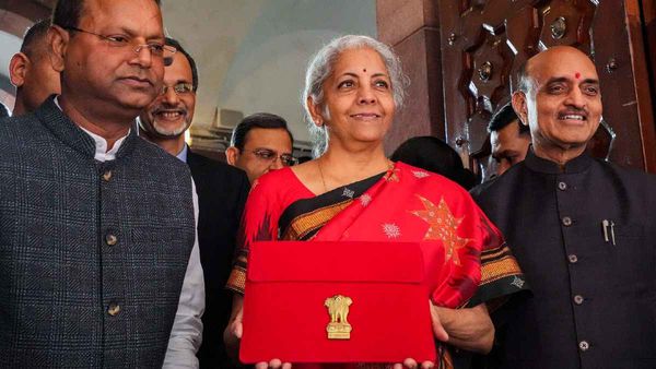 बजट 2023:वित्त मंत्री निर्मला सीतारमण ने 'अमृतकाल के सप्तर्षि' के जरिये बताई सरकार की प्राथमिकताएं