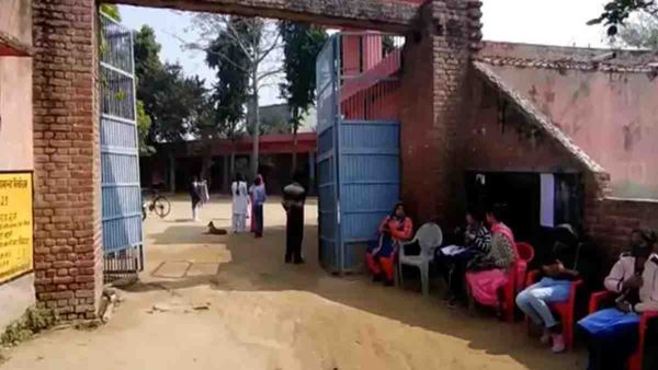 Bulandshahr News: मामी की जगह बुलंदशहर में 10वीं की परीक्षा देने आई थी भांजी, कुछ यूं पकड़ी गई