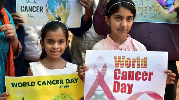 World Cancer Day: यदि समय रहते हो जाये उपचार तो बच सकती है कैंसर पीड़ित की जान