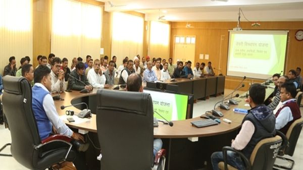 शिव बारात में थाना प्रभारी से एप्रूव कराकर ही भजन बजा सकेंगे! संगठनों ने जताया विरोध