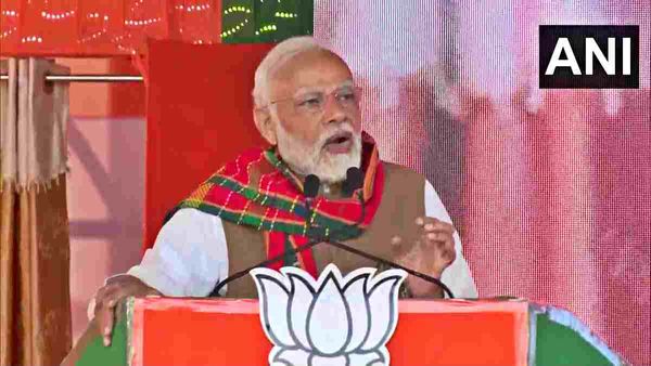 PM Modi in Tripura: पूर्वोत्तर में चुनाव, प्रधानमंत्री बोले- 'रेड सिग्नल' हटाकर लोगों ने चुनी 'डबल इंजन सरकार'