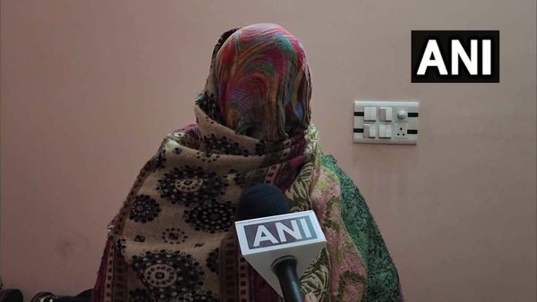 Nikki Yadav: बेटी खोने के दर्द से फौलाद बनीं मां, कहा- गुनाह की ऐसी सजा दें, जिससे दूसरी बेटियां सुरक्षित रहें