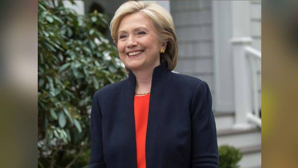 वाराणसी पहुंचीं अमेरिका की पूर्व विदेश मंत्री Hillary Clinton, 3 दिन शहर में रहेंगी व इन जगहों पर करेंगी भ्रमण