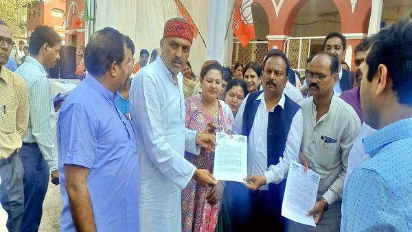 Jabalpur News: नगर निगम में विपक्ष का सियासी पारा हाई, जबलपुर मेयर पर आरोप, झूठे निकल रहे वादे