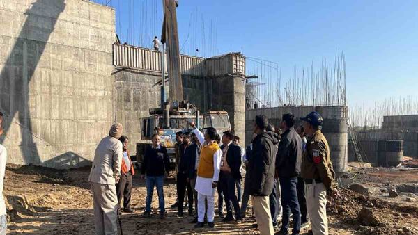 सागर में मंत्री सिलावट गुस्साए, बांध निर्माण में देरी पर लगाई फटकार, बोले: जितना काम, उतना भुगतान