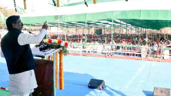 'हमें परेशान किया जा सकता है, गिराया नहीं जा सकता', लातेहार में सीएम सोरेन ने बीजेपी पर कुछ यूं कसा तंज