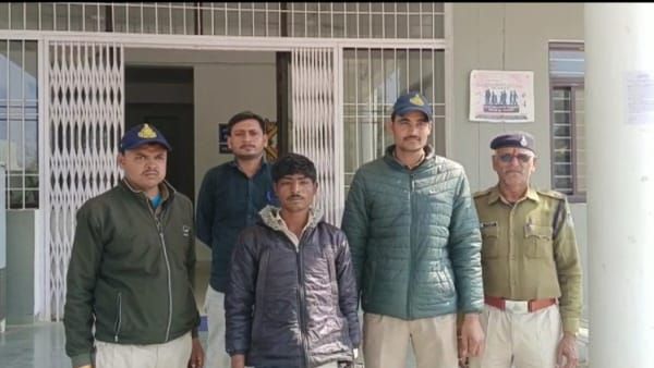 MP News: सतना में 2 बच्चों के पिता ने ममेरे बहन से किया रेप, फिर गला घोंट शव को फंदे पर लटकाया