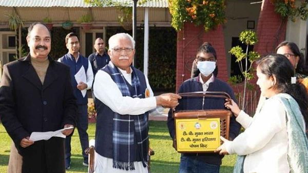 2025 तक टीबी मुक्त होगा हरियाणा, 5 मरीजों को CM मनोहर लाल ने लिया गोद