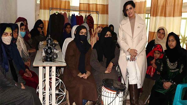 कश्मीर के गांवों में सेना, कौशल विकास और रोजगार केंद्र की मदद से कैसे बदल रही है तस्वीर ? जानिए