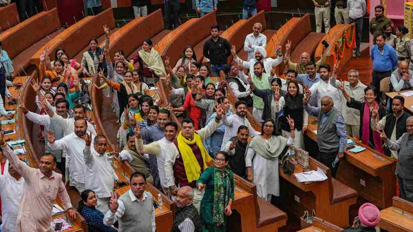 MCD में 'हनुमान चालीसा', 'जय श्रीराम', 'हर-हर महादेव'.....BJP पार्षदों ने क्यों किया ऐसा, देखिए Video