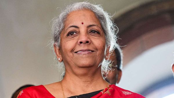 Aam Budget 2023: निर्मला सीतारमण के बजट की कांग्रेस के इन 2 दिग्गज नेताओं ने की तारीफ