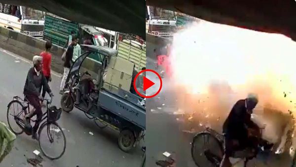 Greater Noida: जगन्नाथ शोभा यात्रा में पटाखा भरे ई-रिक्शा में विस्फोट, एक की मौत, Video
