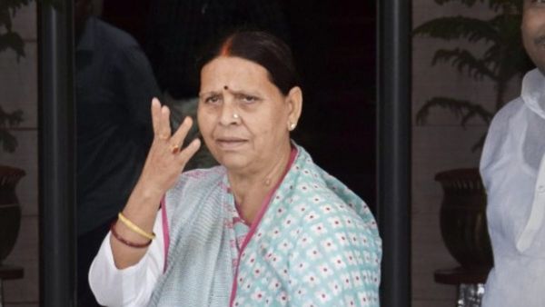 Land For Job Case: ईडी के सामने पेश हुईं राबड़ी देवी, घंटों तक चली पूछताछ